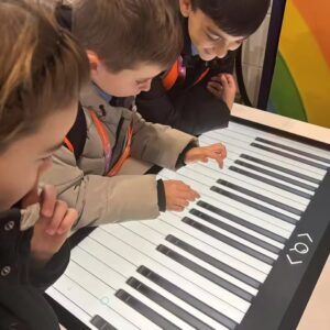 touch screen smart table